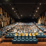 周末午後齊聚一堂，來到「新業(yè)FUN映所」共享休閒時(shí)光，與家人、好友共築美好回憶。