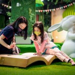 新業(yè)的同仁也參與其中，化身場邊的守護者，與孩子們一同分享故事，自由自在的在書海中遨遊。