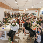 將這一年的回憶與感恩，編織成圈，同時也蘊含著希望與愛，感謝新業(yè)家人們今年的陪伴，願此祝?；髅篮闷?，珍藏於心間。