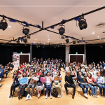 睽違許久的沙龍聚會，在歡笑與溫暖中度過，記錄下難忘的相聚時光。