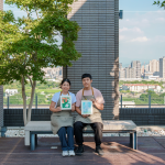 與家人親友相約一場(chǎng)藝遊時(shí)光，享受創(chuàng)作的過(guò)程，同時(shí)也在與自己對(duì)話，讓身心放鬆的溫柔練習(xí)。