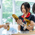 伸出一雙關(guān)懷的手，願我們懷著善意，推己及人，藉由實際行動，成為他人的希望與祝福。