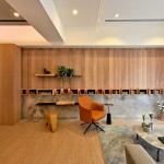 從書牆中隨手抽出書一本，沉入書海中，讓人彷彿遺世獨(dú)立、與世隔絕，神遊在一個(gè)又一個(gè)的思想國(guó)度中。