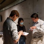 琉璃、金屬、燈光、高度…等，每一個(gè)選擇與決定背後，都需經(jīng)跨部門(mén)團(tuán)隊(duì)的專業(yè)評(píng)估。