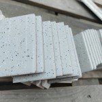 乖乖排好隊(duì)伍準(zhǔn)備上牆的外牆磚，細(xì)看彷若有幾道潑墨的水痕，從毛筆筆尖自然滴落的墨汁，也像晶亮閃閃的繁星，造就出每一片外牆磚獨(dú)一無二的風(fēng)格。