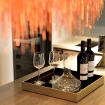 假日裡與好久不見(jiàn)的朋友小酌一番，徹底放鬆一起談天說(shuō)地，聊聊過(guò)往回憶裡那些令人忘懷的趣事。