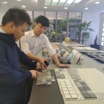 乾濕分離的淋浴間，是一個(gè)充滿安全感的私領(lǐng)域，因此挑選馬賽克磚時(shí)除了強(qiáng)調(diào)止滑係數(shù)，美觀上也需將低調(diào)而具有個(gè)性感的款式一併納入。