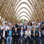 竹跡館入圍有建築界奧斯卡之稱的「WAF世界建築獎」，市府團(tuán)隊(duì)合影。（記者張軒哲攝）