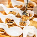 烤燕麥脆片搭配堅果與果乾，經(jīng)過長時間溫火烘烤，入口咀嚼保有豐富的香氣及香脆的口感。