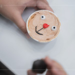 透過簡單的配件與顏色，跟著Connie老師的步驟，組裝出充滿童趣的杯子蛋糕，猜猜看最後成品是什麼呢?