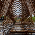 內(nèi)部的磨石子地板，則請到中部偏鄉(xiāng)的國高中同學(xué)施作，磨練職業(yè)技藝。業(yè)者提供