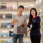 新業(yè)當(dāng)天也特別準(zhǔn)備相當(dāng)適合Jason這位戶外陽光男孩的運動毛巾，讓他在全臺跑透透的同時也十足舒適。