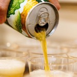 炎炎夏日就是要來杯消暑良品，新業(yè)品味食光－《臺味精釀沙龍》嚴(yán)選百花齊放的臺灣精釀好滋味。