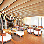 2樓閱覽室、輕食區(qū)皆設(shè)計(jì)曲面天花板，象徵林中之樹。