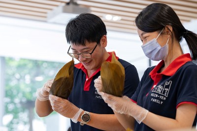 端午粽情意 新業(yè)建設(shè)包粽與獨(dú)居長(zhǎng)輩同樂