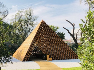 1472塊三角積木堆疊！建築大師隈研吾打造「積木概念館」