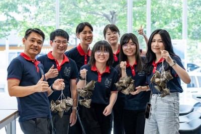 新業(yè)建設(shè)包粽、淨(jìng)溪、分享愛 推動(dòng)公益從身邊做起